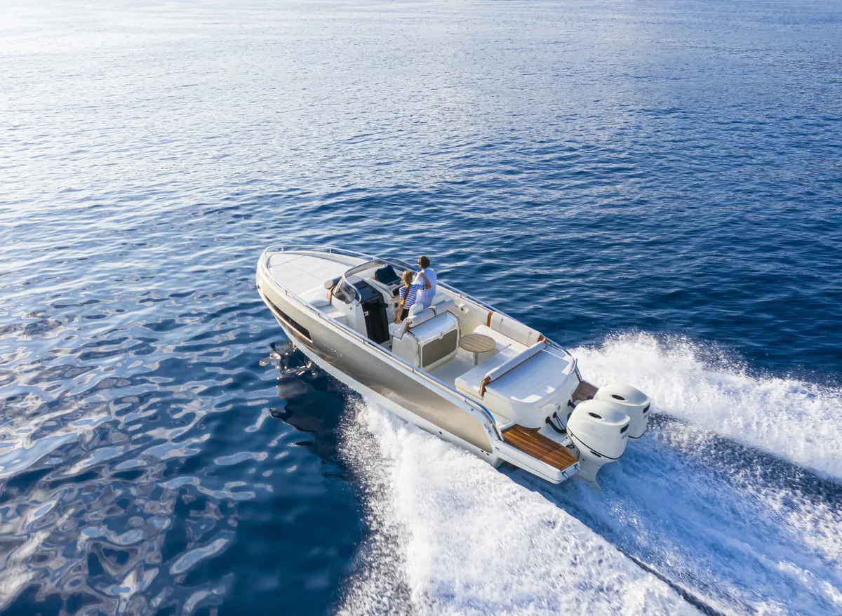 2026 Invictus INVICTUS GT  280S new yacht for sale Port Adriano Mallorca – port side exterior