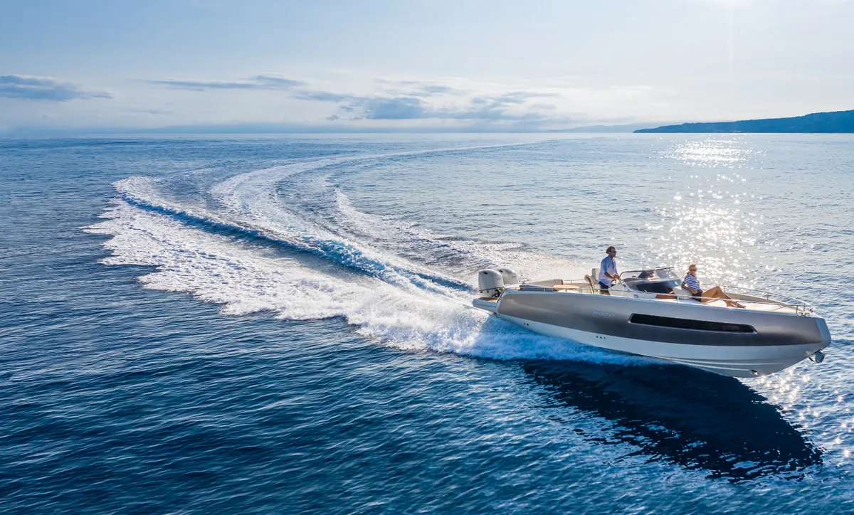 2026 Invictus INVICTUS GT  280S new yacht for sale Port Adriano Mallorca – starboard side exterior