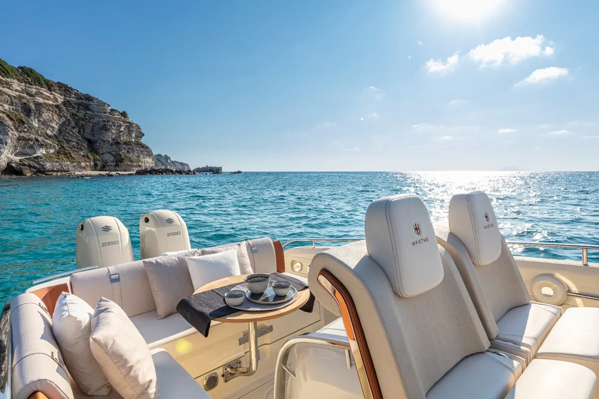 2026 Invictus INVICTUS GT  280S new yacht for sale Port Adriano Mallorca – flybridge