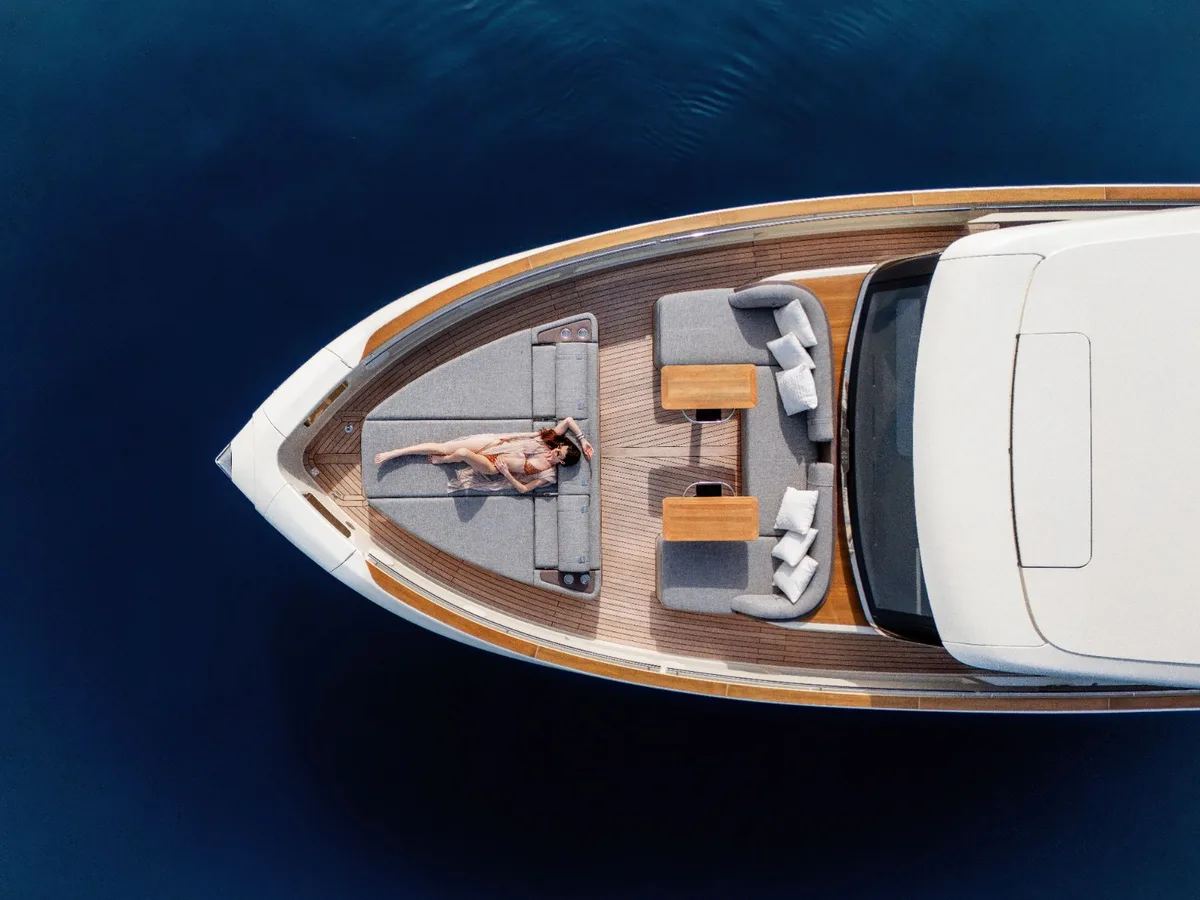 2026 Invictus INVICTUS ST 550 new yacht for sale Port Adriano Mallorca – stern view