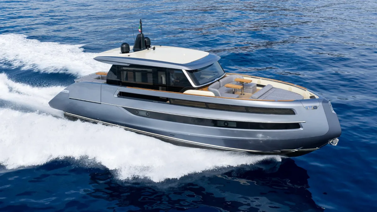 2026 Invictus INVICTUS ST 550 new yacht for sale Port Adriano Mallorca – aft view
