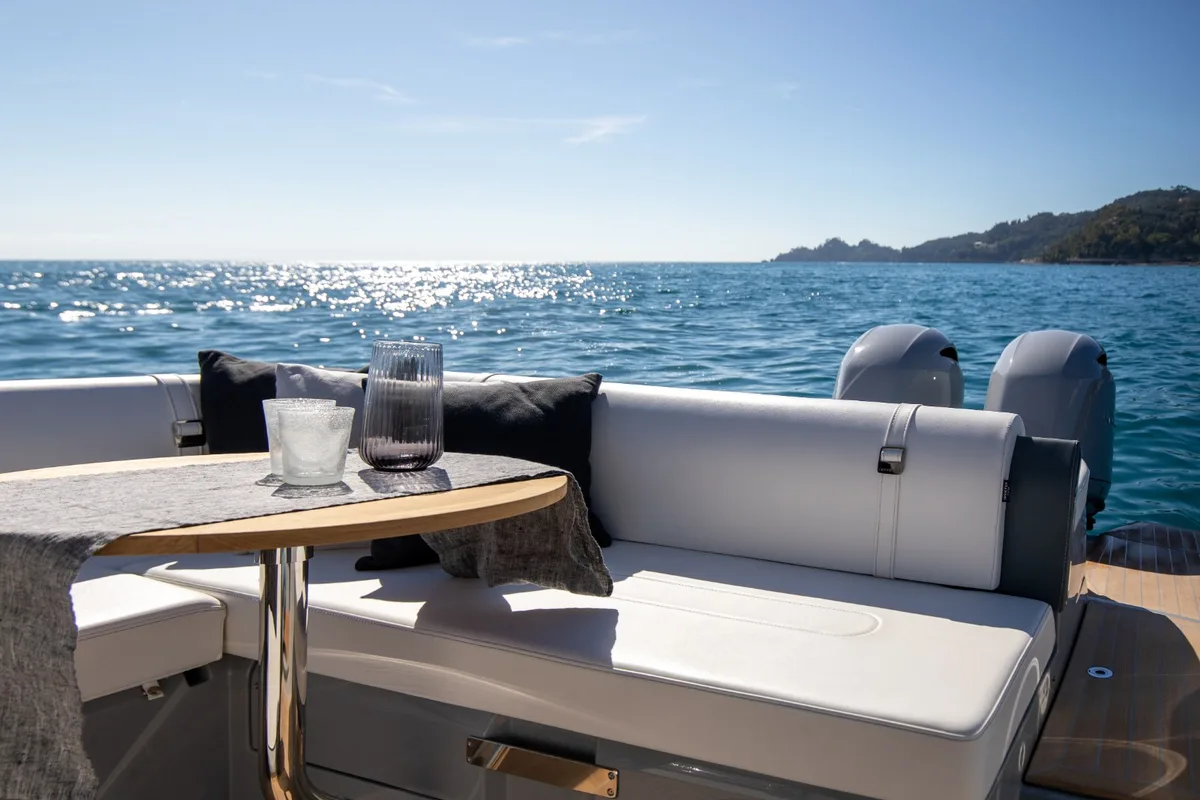 2026 Invictus INVICTUS TT S 280 new yacht for sale Port Adriano Mallorca – stern view