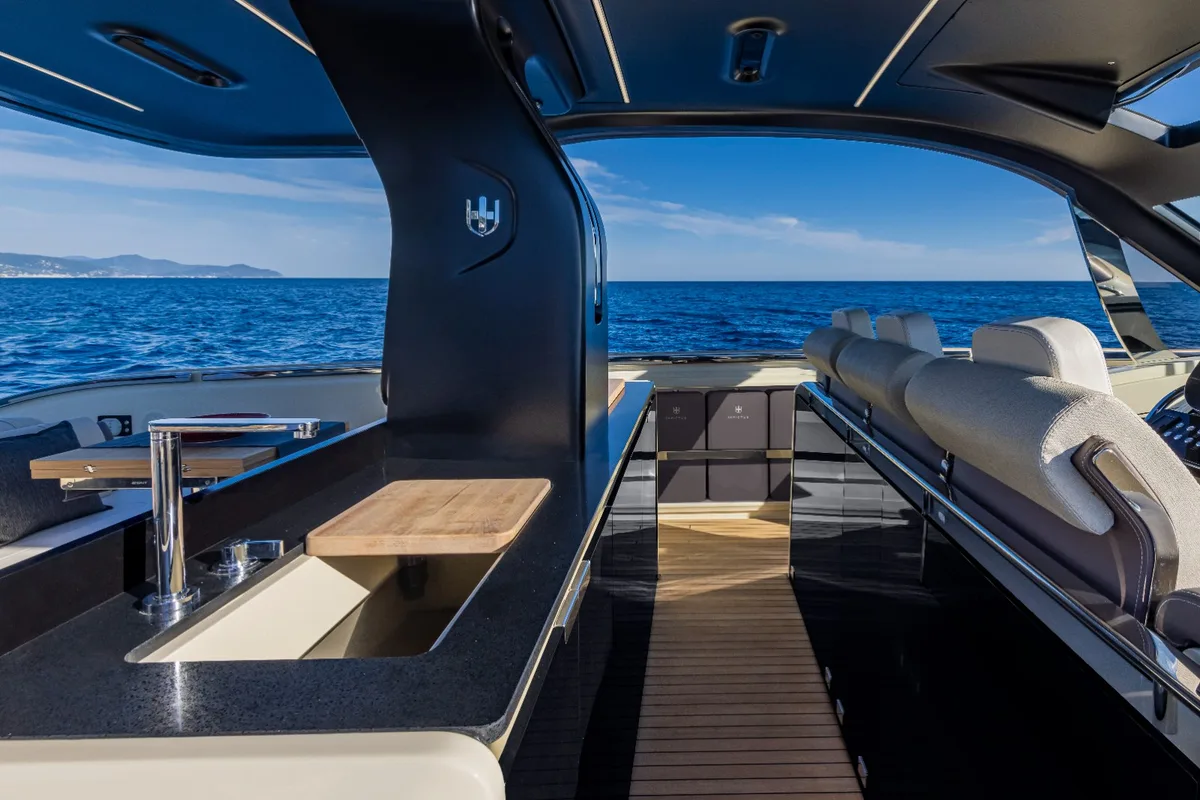 2026 Invictus INVICTUS TT 460 new yacht for sale Port Adriano Mallorca – deck hardware detail