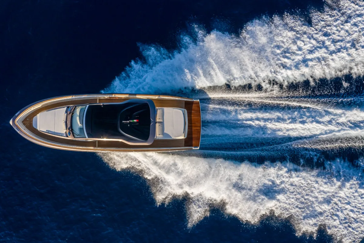 2026 Invictus INVICTUS TT 460 new yacht for sale Port Adriano Mallorca – cockpit and helm station