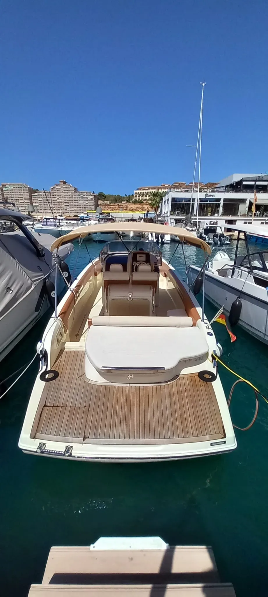 2019 Invictus INVICTUS SX 280 pre-owned yacht for sale Port Adriano Mallorca – detail view 16