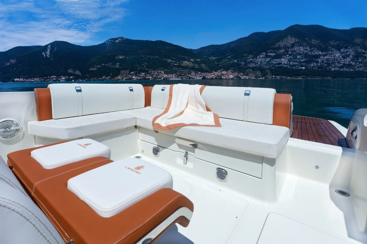 2026 Capoforte INVICTUS CAPOFORTE CXi 280 new yacht for sale Port Adriano Mallorca – deck hardware detail