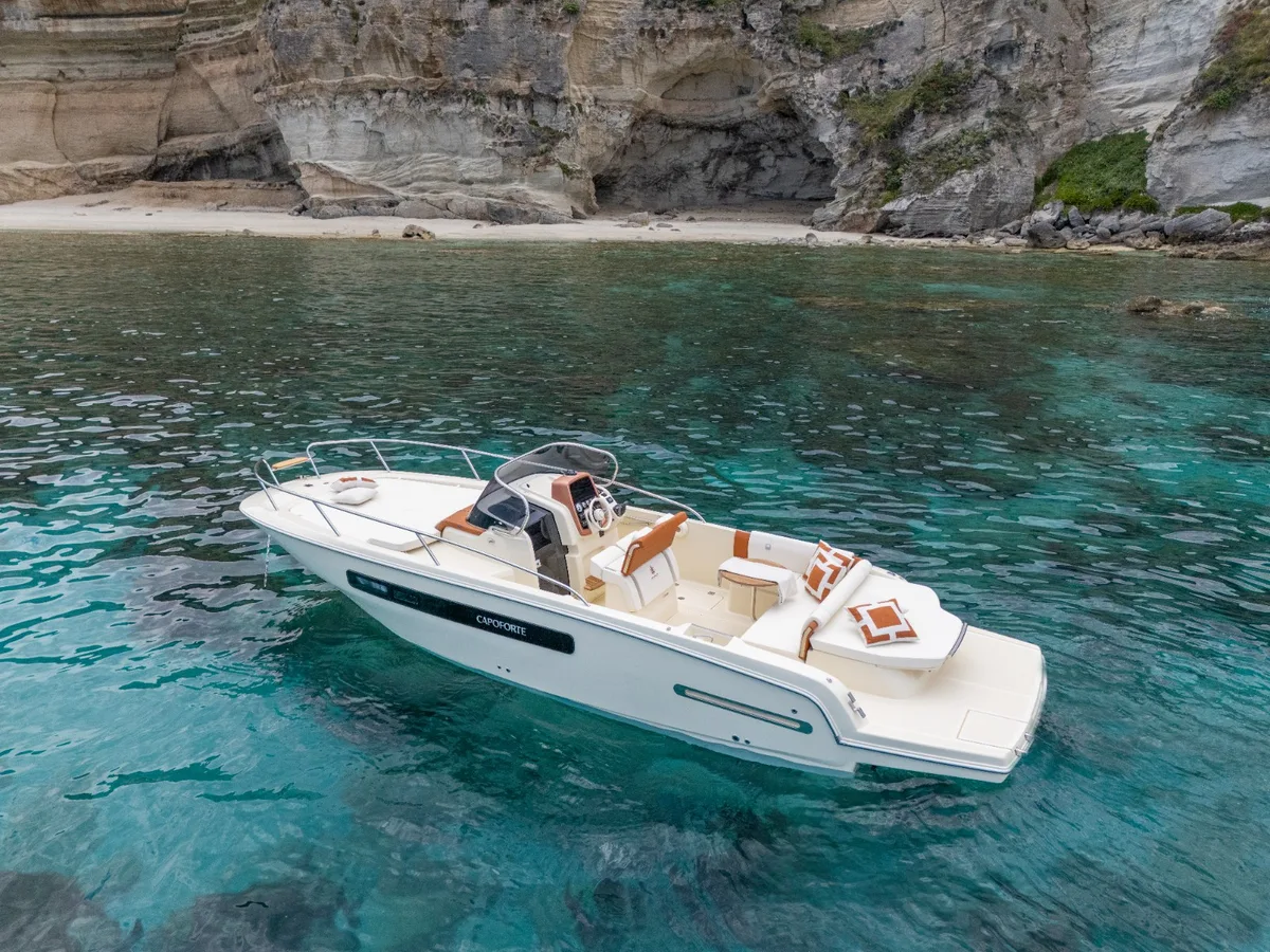 2026 Capoforte INVICTUS CAPOFORTE CXi 280 new yacht for sale Port Adriano Mallorca – port side exterior
