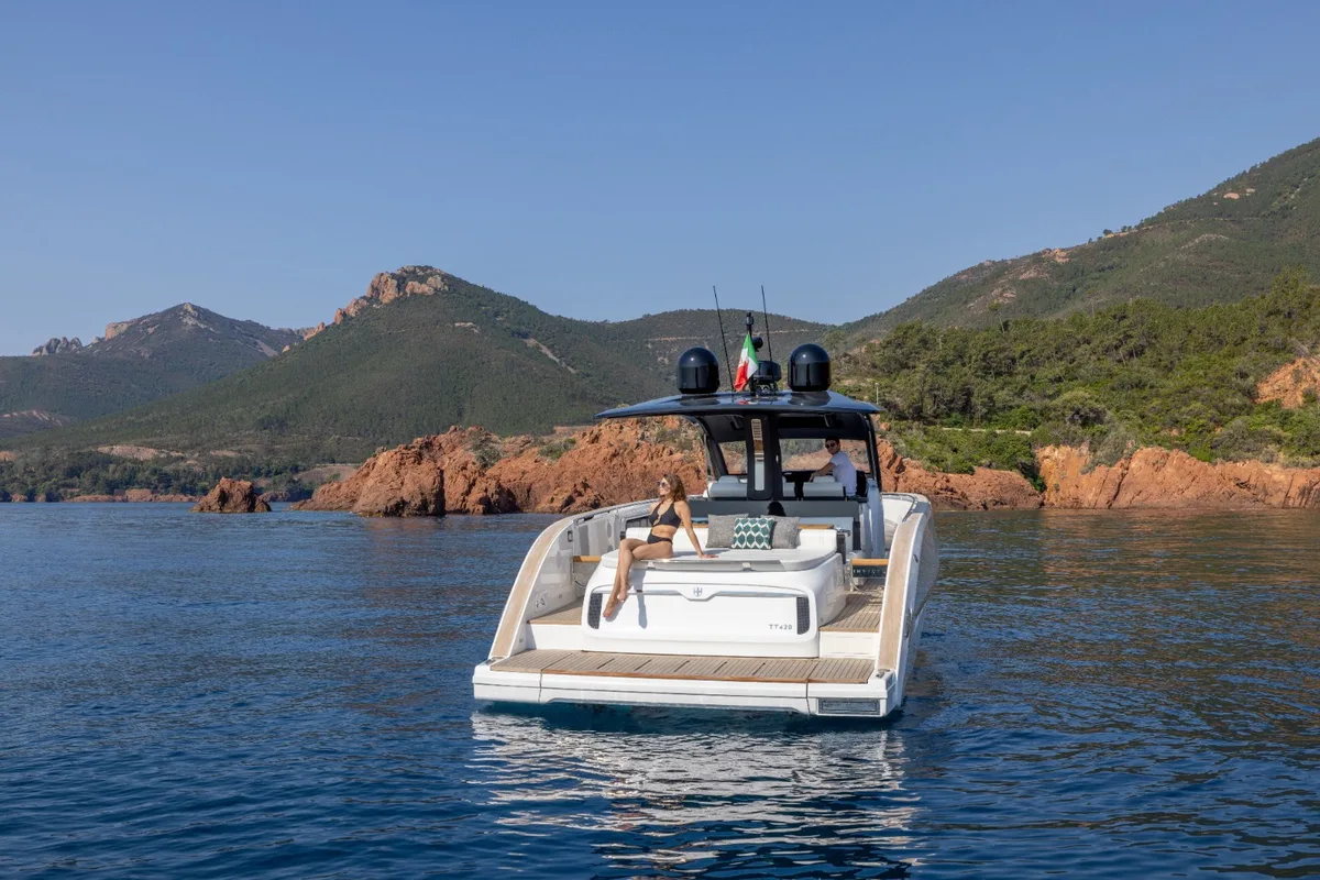 2026 Invictus INVICTUS TT 420 new yacht for sale Port Adriano Mallorca – stern view