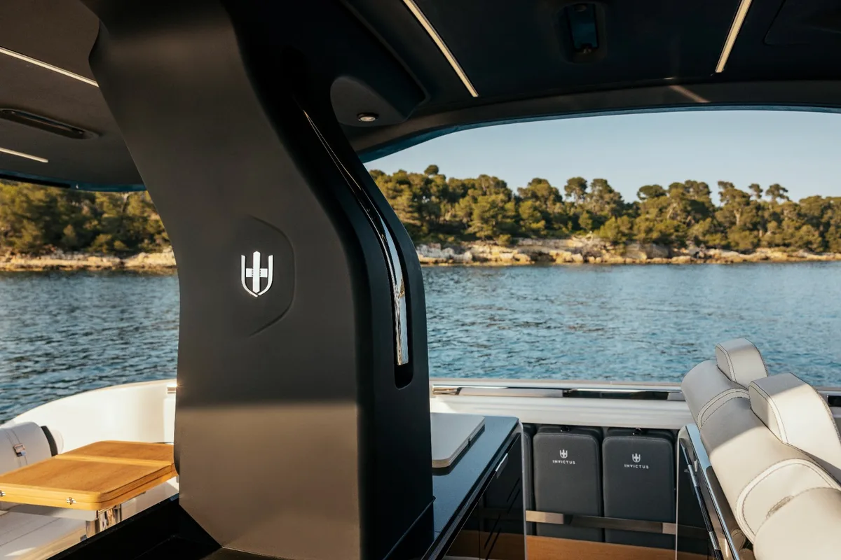 2026 Invictus INVICTUS TT 420 new yacht for sale Port Adriano Mallorca – detail view 16