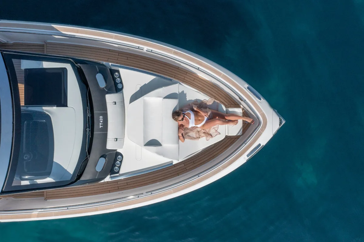 2026 Invictus INVICTUS TT 420 new yacht for sale Port Adriano Mallorca – starboard side exterior