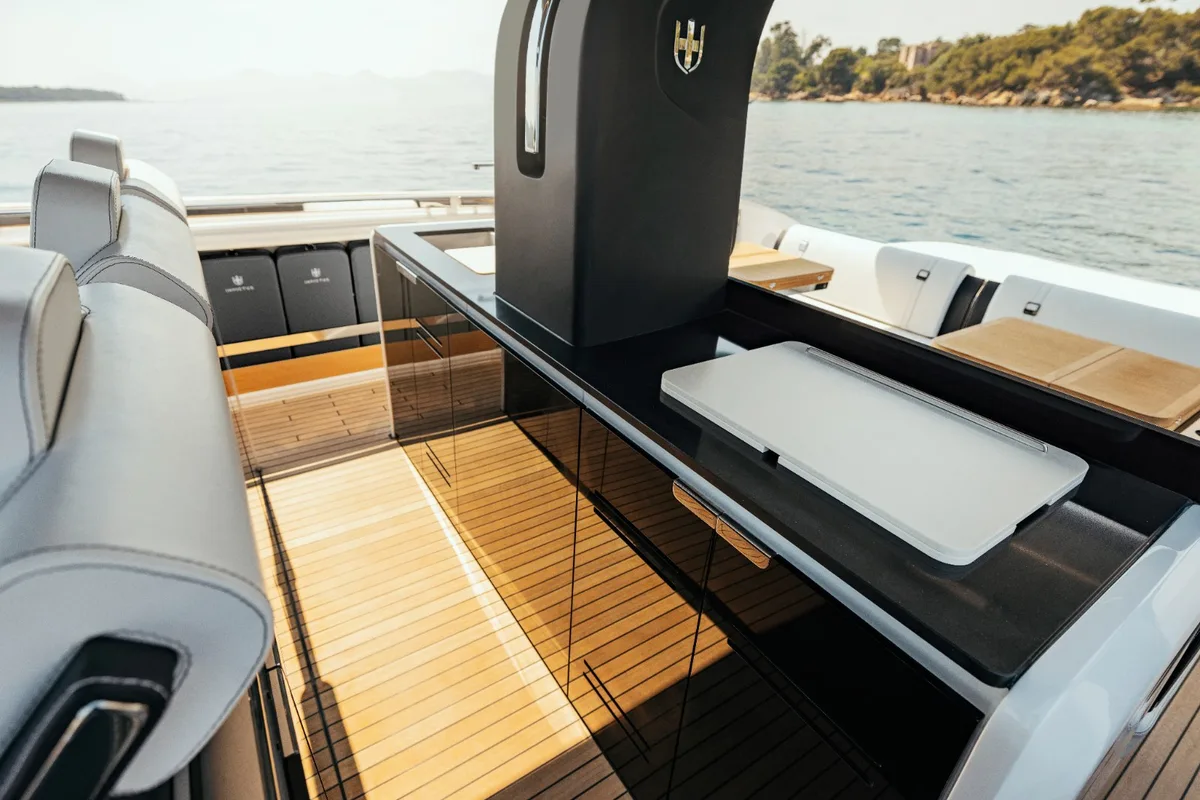 2026 Invictus INVICTUS TT 420 new yacht for sale Port Adriano Mallorca – flybridge