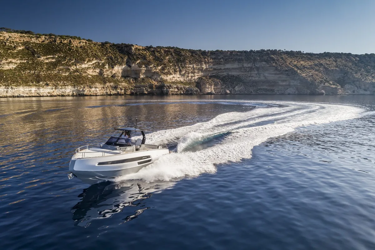 2026 Invictus INVICTUS GT 370  new yacht for sale Port Adriano Mallorca – stern view