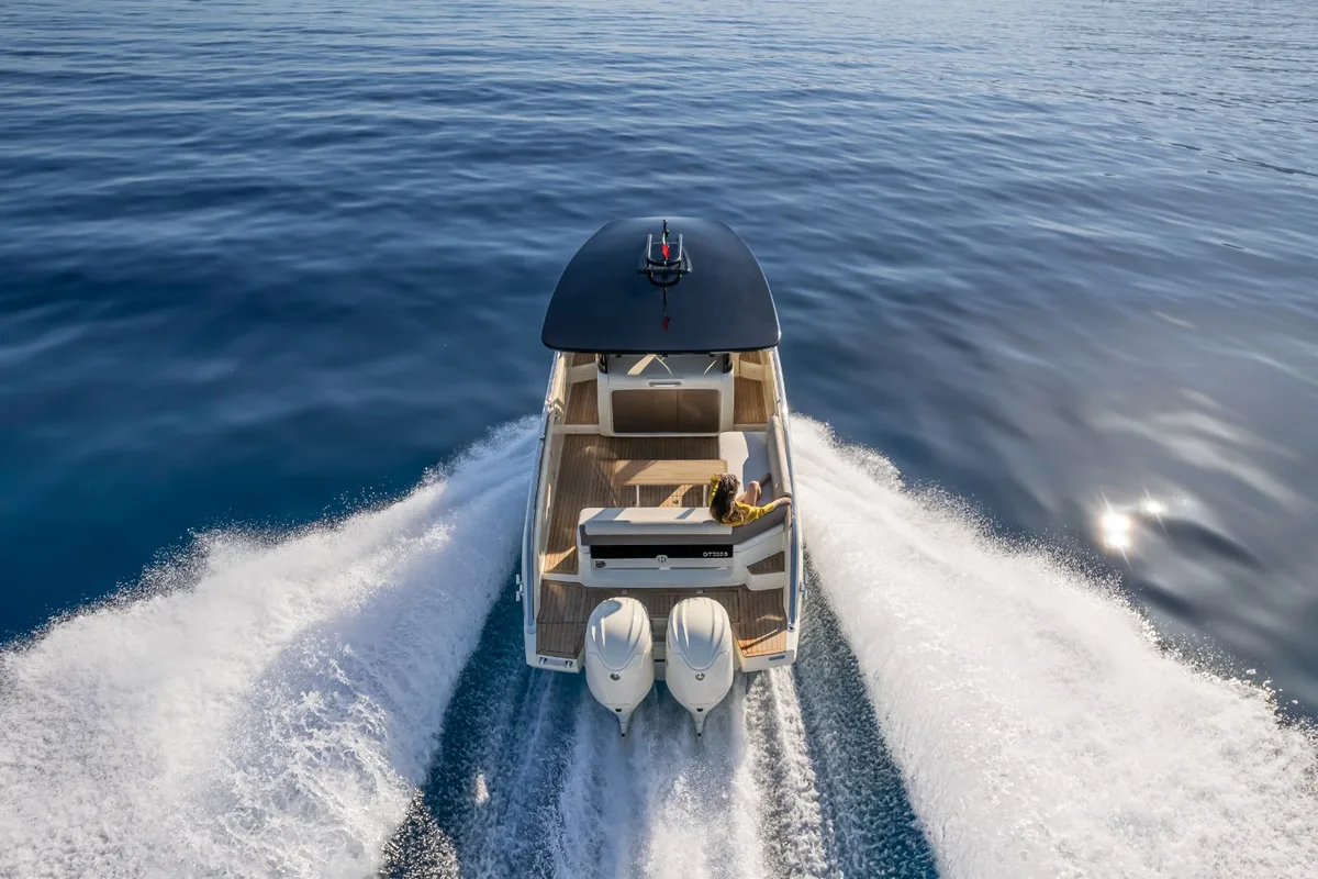 2026 Invictus INVICTUS GT 320 S new yacht for sale Port Adriano Mallorca – stern view