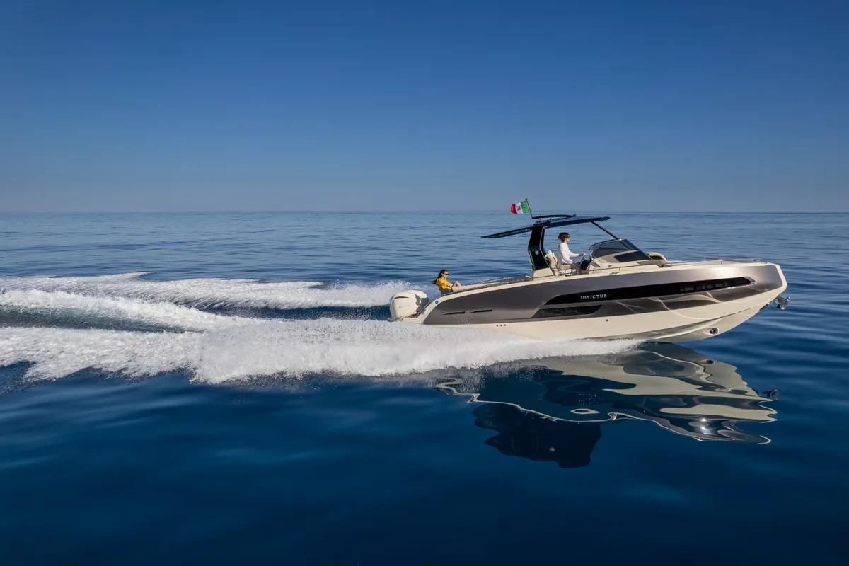 2026 Invictus INVICTUS GT 320 S new yacht for sale Port Adriano Mallorca – aft deck and swim platform