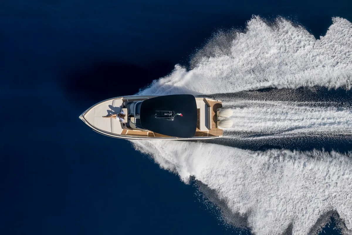 2026 Invictus INVICTUS GT 320 S new yacht for sale Port Adriano Mallorca – port side exterior