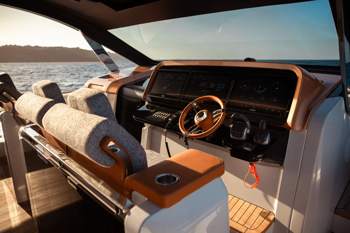 2026 Invictus INVICTUS TT 550 new yacht for sale Port Adriano Mallorca – deck hardware detail