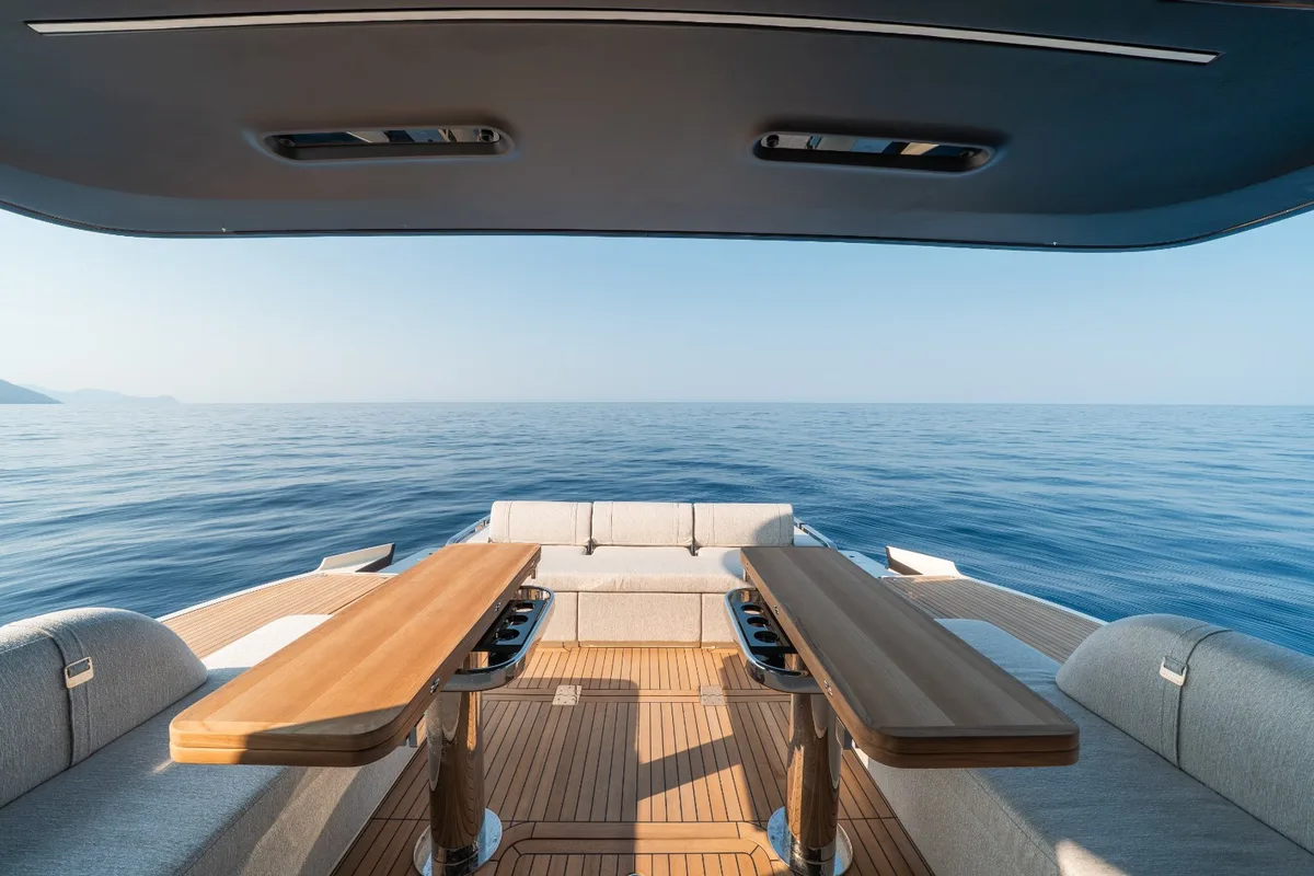 2026 Invictus INVICTUS TT 550 new yacht for sale Port Adriano Mallorca – cockpit and helm station