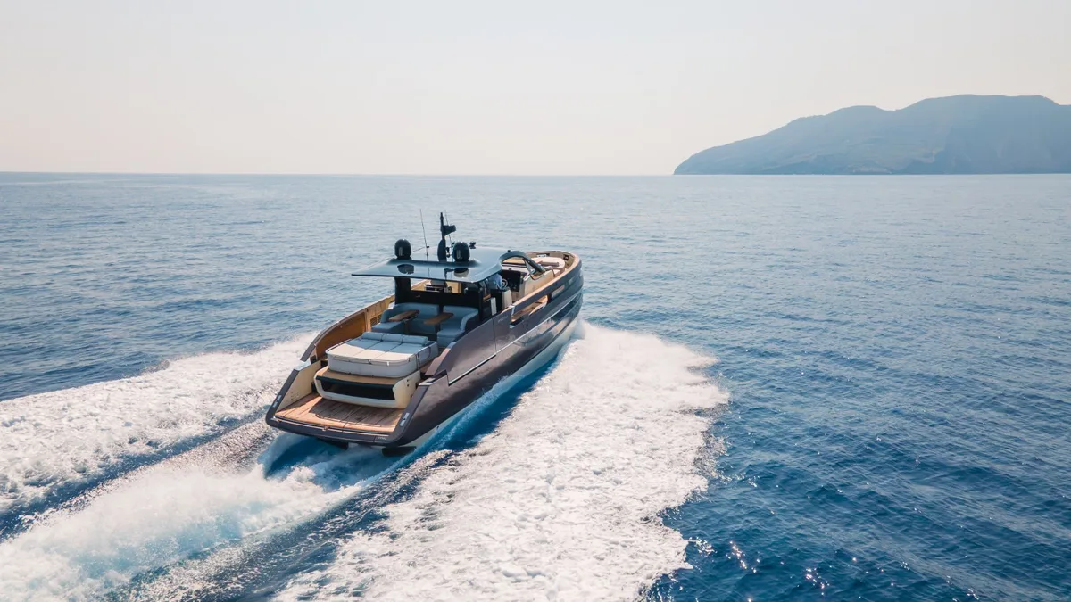 2026 Invictus INVICTUS TT 550 new yacht for sale Port Adriano Mallorca – port side exterior