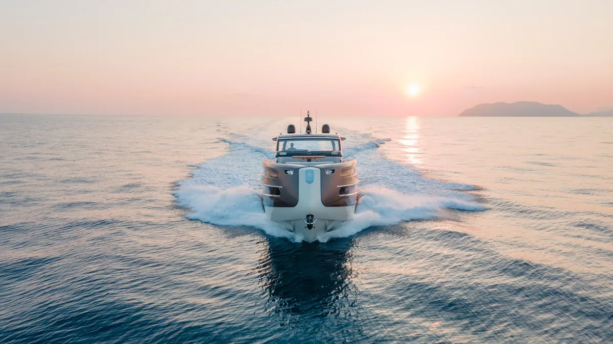 2026 Invictus INVICTUS TT 550 new yacht for sale Port Adriano Mallorca – interior cabin and seating
