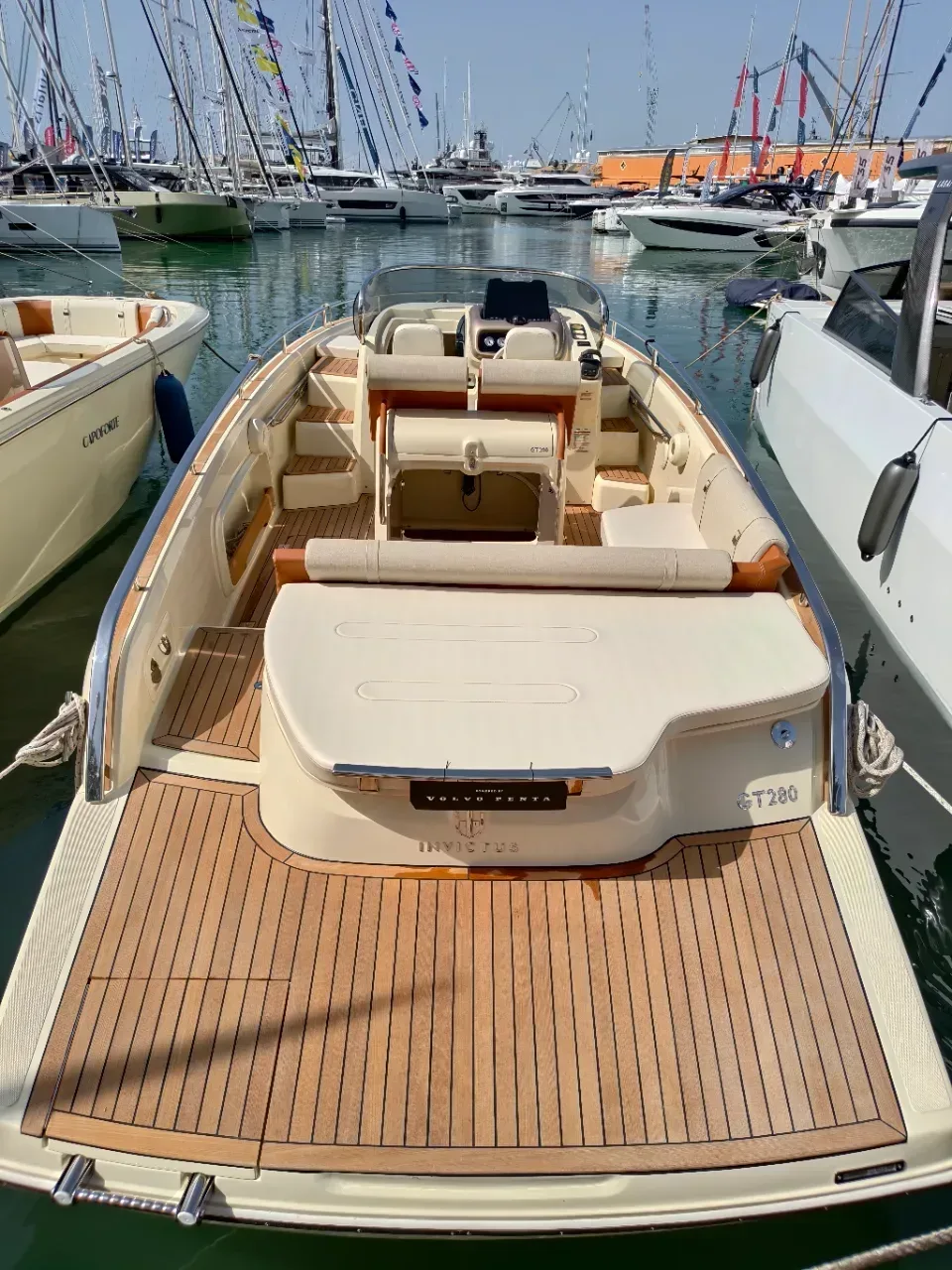 2026 Capoforte INVICTUS CAPOFORTE SXi 280 pre-owned yacht for sale Port Adriano Mallorca – engine bay