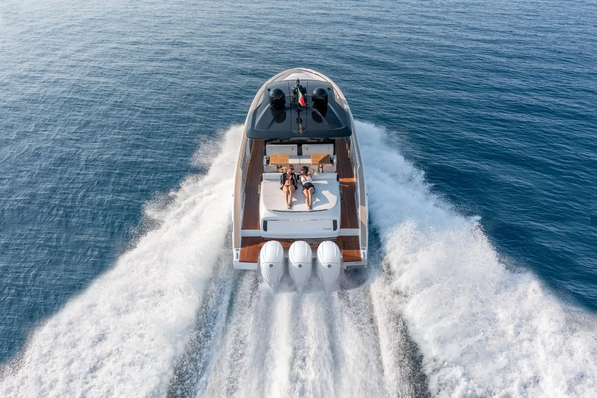 2026 Invictus INVICTUS TT 420 S new yacht for sale Port Adriano Mallorca – stern view