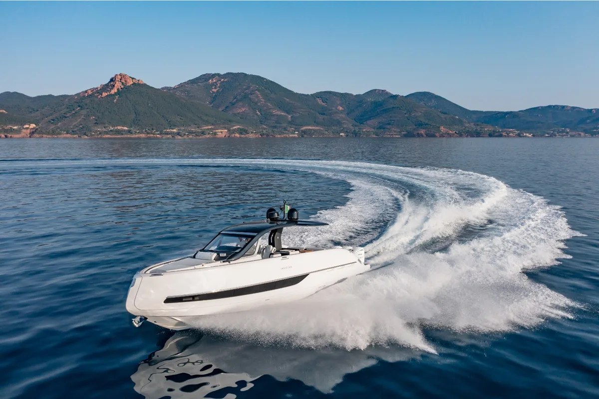 2026 Invictus INVICTUS TT 420 S new yacht for sale Port Adriano Mallorca – aft deck and swim platform