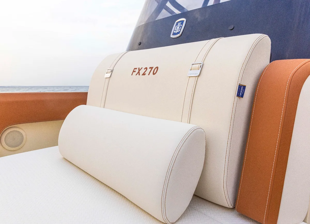 2026 Capoforte INVICTUS CAPOFORTE FX270 new yacht for sale Port Adriano Mallorca – cockpit and helm station