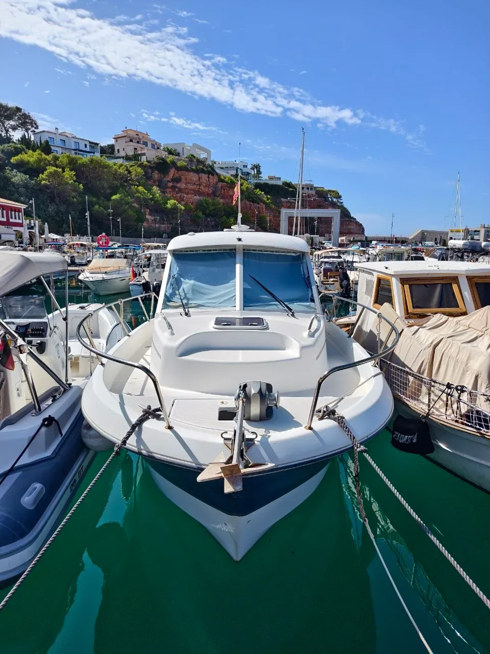 2007 Beneteau Beneteau Antares 7.60 pre-owned yacht for sale Port Adriano Mallorca – stern view
