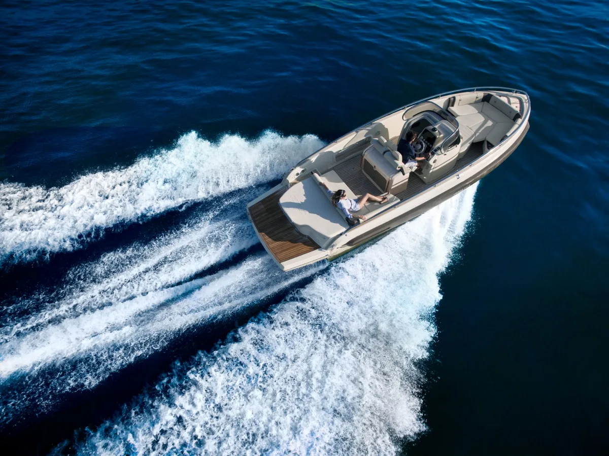 2026 Invictus INVICTUS TT 280 new yacht for sale Port Adriano Mallorca – navigation console