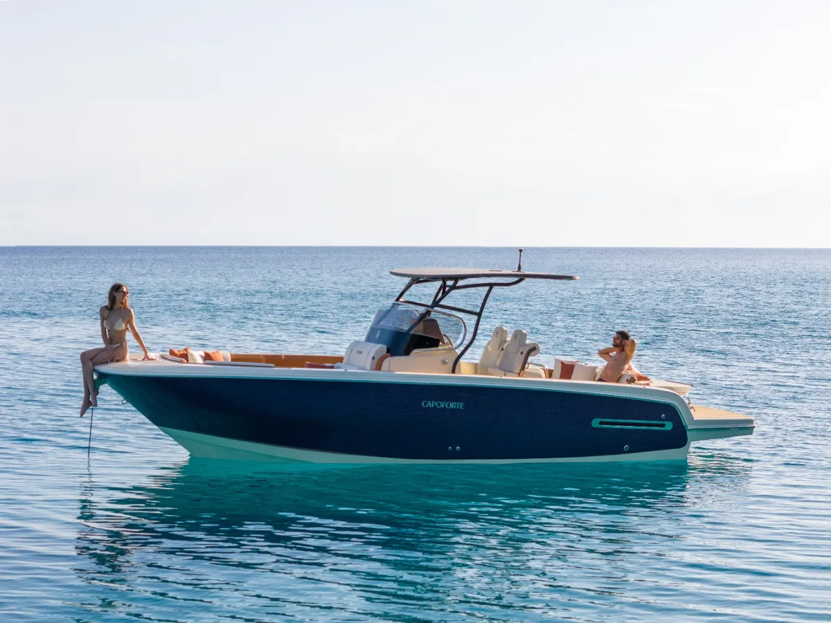 2026 Capoforte INVICTUS CAPOFORTE SXi 280 new yacht for sale Port Adriano Mallorca – stern view