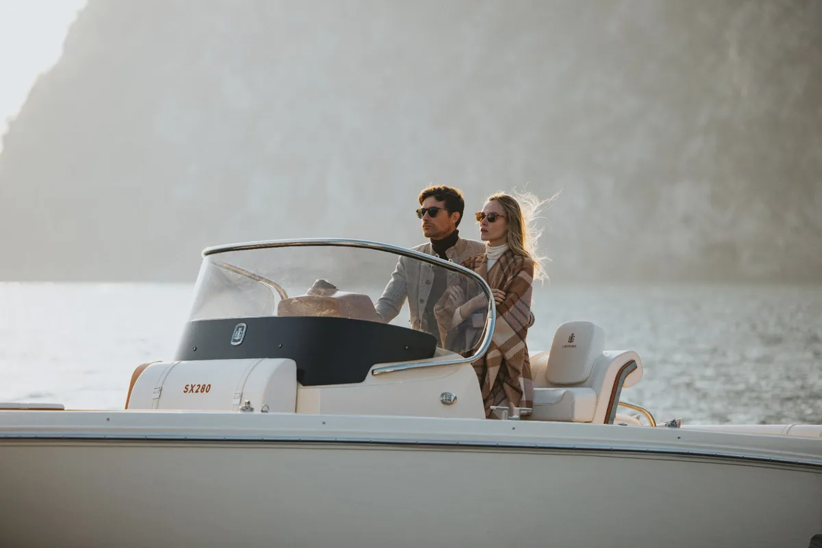 2026 Capoforte INVICTUS CAPOFORTE SXi 280 new yacht for sale Port Adriano Mallorca – salon and dining area