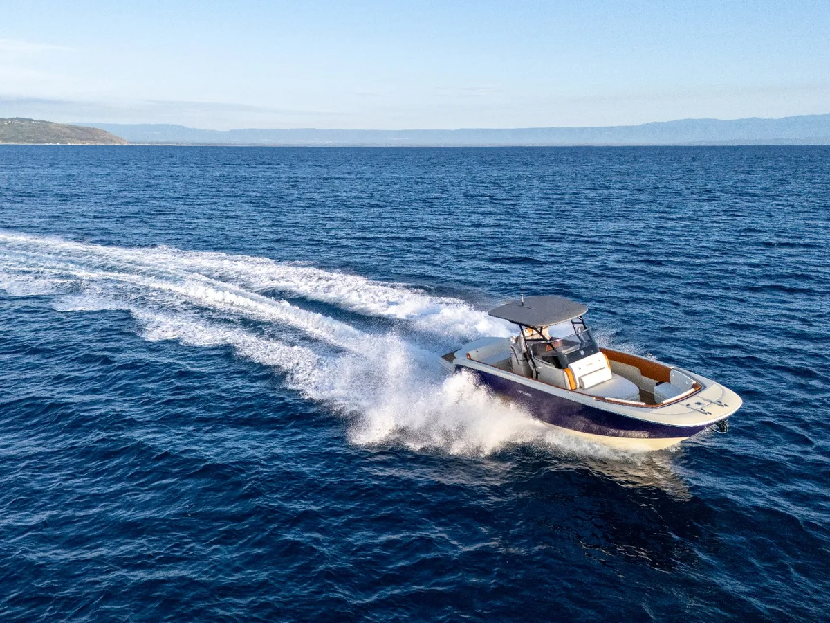 2026 Capoforte INVICTUS CAPOFORTE SXi 280 new yacht for sale Port Adriano Mallorca – aft deck and swim platform