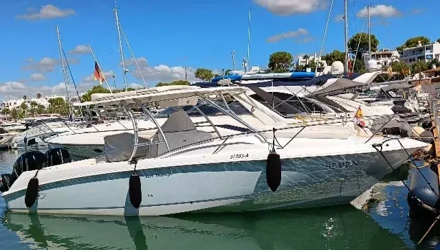 2006 Boston whaler Boston whaler 320 Outrage Cuddy Cabin pre-owned yacht for sale Port Adriano Mallorca – stern view