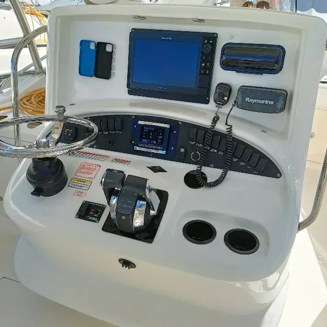2006 Boston whaler Boston whaler 320 Outrage Cuddy Cabin pre-owned yacht for sale Port Adriano Mallorca – aft deck and swim platform