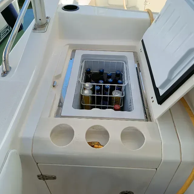 2006 Boston whaler Boston whaler 320 Outrage Cuddy Cabin pre-owned yacht for sale Port Adriano Mallorca – navigation console
