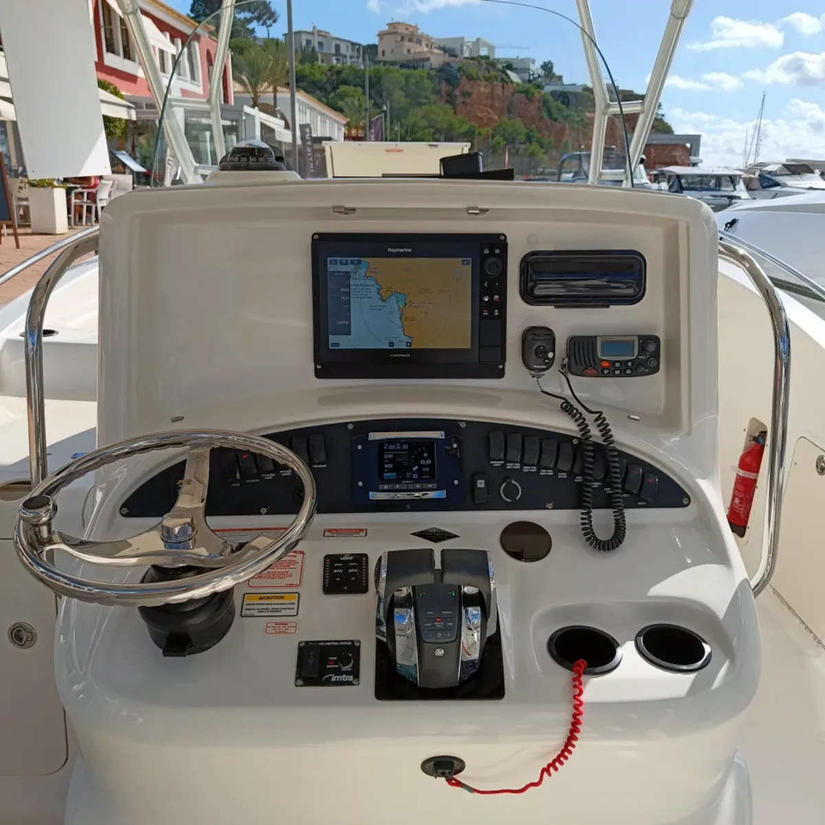 2006 Boston whaler Boston whaler 320 Outrage Cuddy Cabin pre-owned yacht for sale Port Adriano Mallorca – flybridge